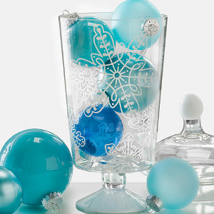 Adorable DIY Snowflake Centerpiece